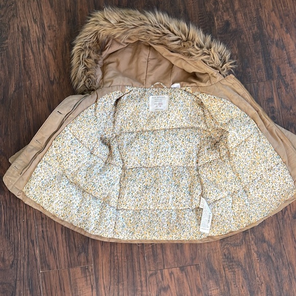 18/24 Tan Zara Jacket with removable fur trim - Picture 3 of 5